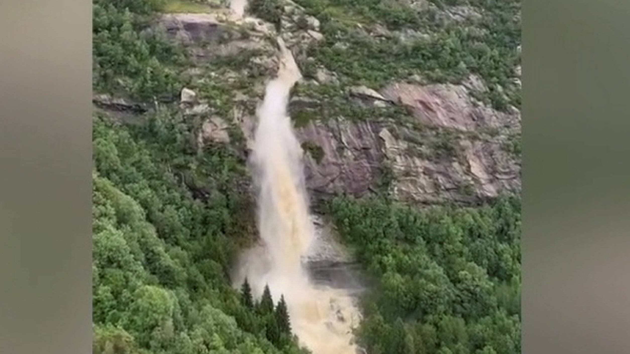 Frane e alluvioni devastano il Nord Ovest
