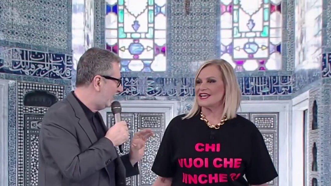 "Tu fai l'Isola?", "Fatti i fatti tuoi". Lo "spoiler" di Simona Ventura