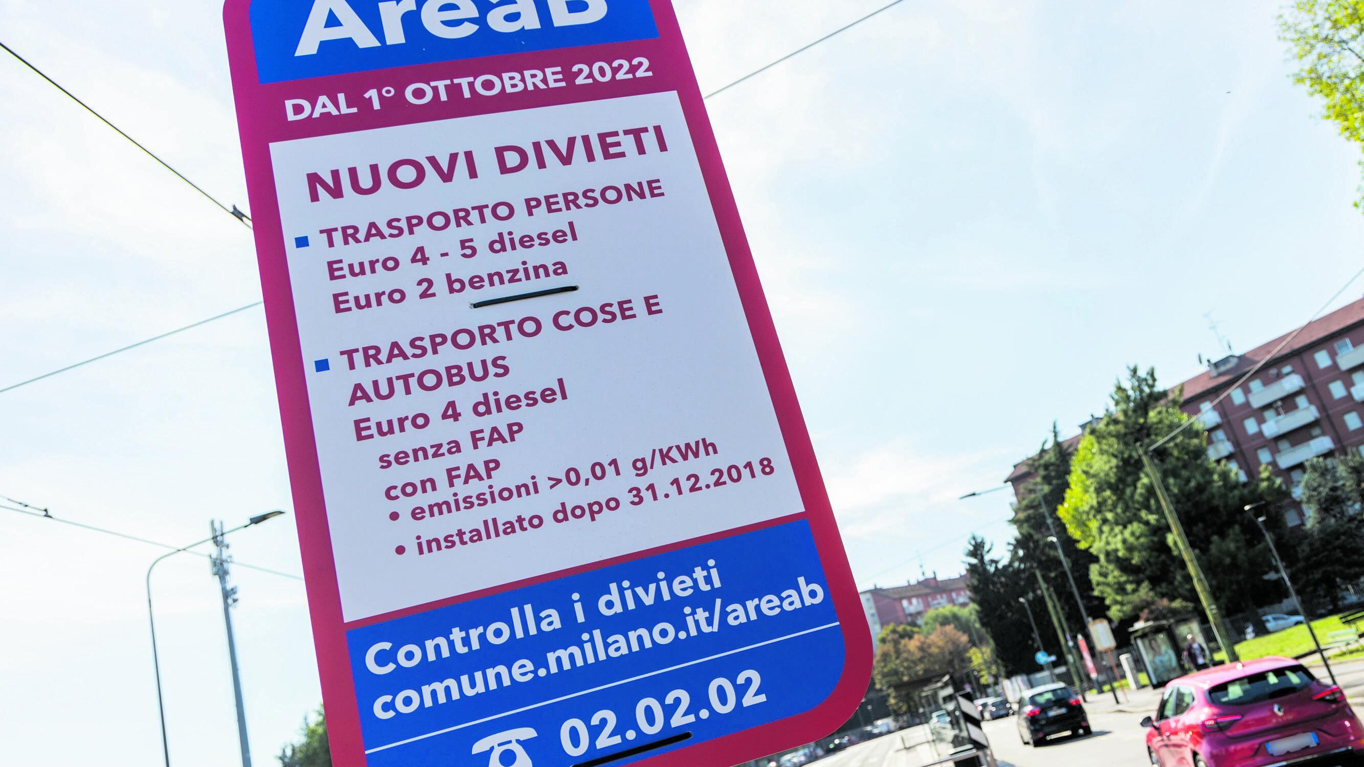 Sala si loda: "Milano è migliorata, Area B è un esempio in Europa"