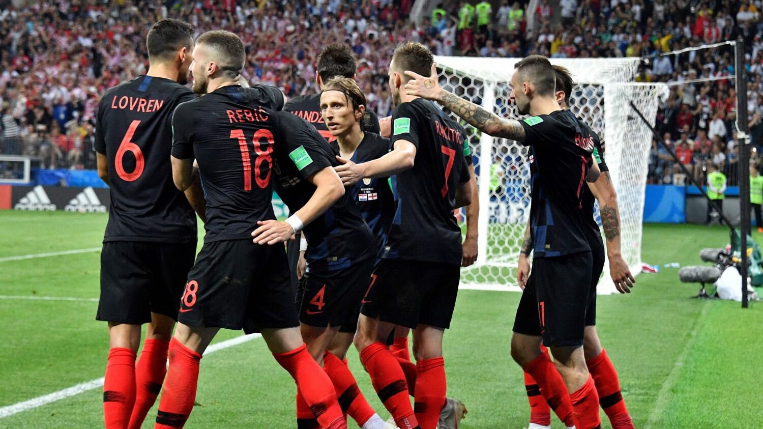 Francia-Croazia, va in scena la "rivincita della cravatta"
