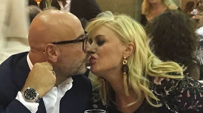 Tina Cipollari festeggia il compleanno del compagno Vincenzo Ferrara