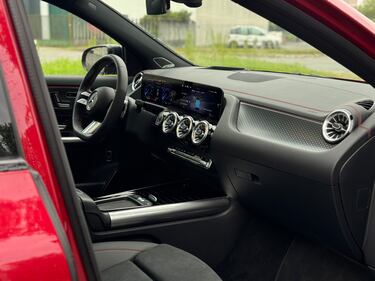 Mercedes EQA 300 4Matic: guarda la gallery del crossover elettrico premium 15