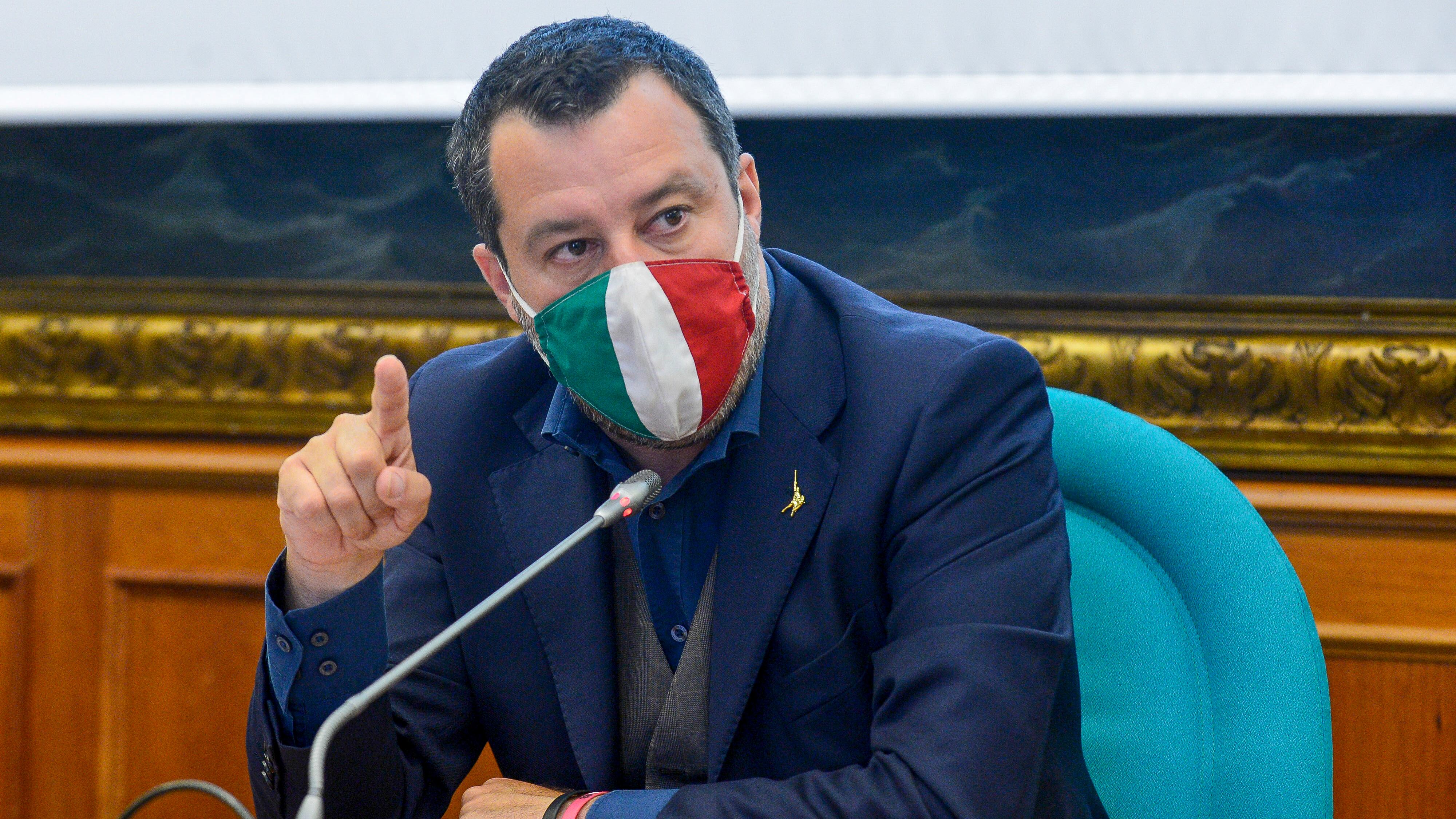 Salvini: "Letta e Conte non si trovano bene nel governo? Si facciano da parte"