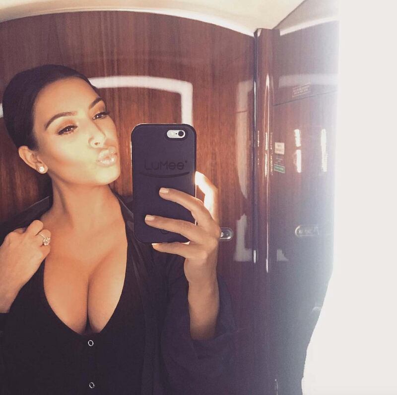Emily Ratajkowski e Kim Kardashian in topless 5