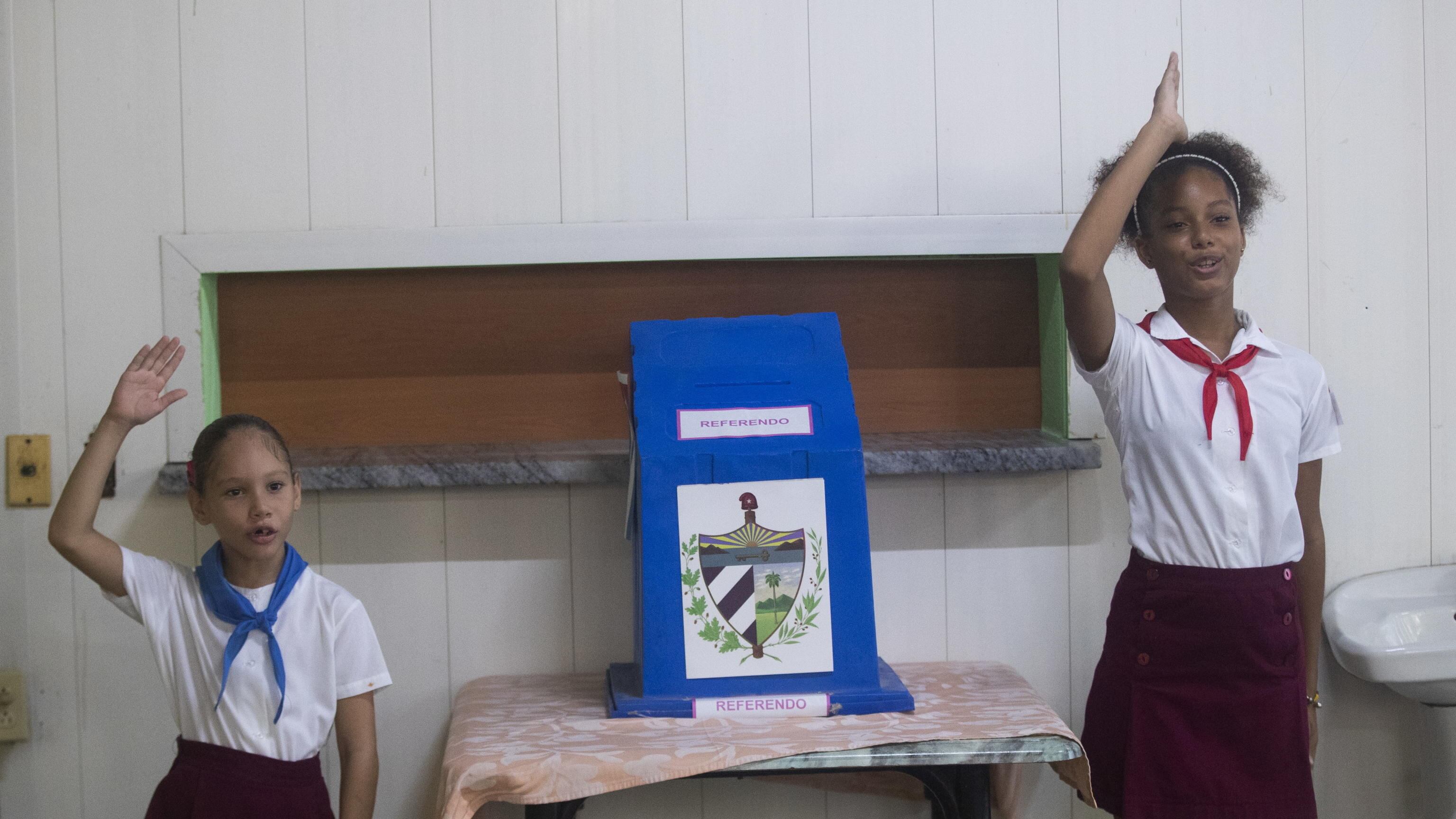Nozze e adozioni gay, utero in affitto: A Cuba svolta ultra progressista