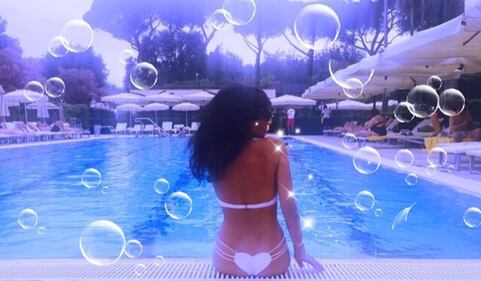 Pamela Prati, un'estate hot 22