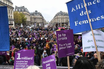 Francia, manifestazione contro la violenza sulle donne 2