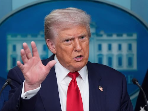 Con Trump basta aiuti. Sulle forniture di armi a Kiev ora l'Europa supera gli Usa