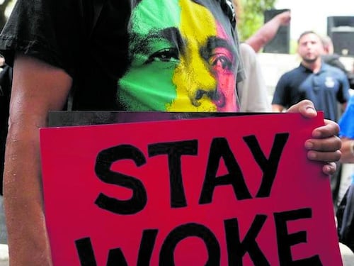 La sinistra ha il woke nel Dna