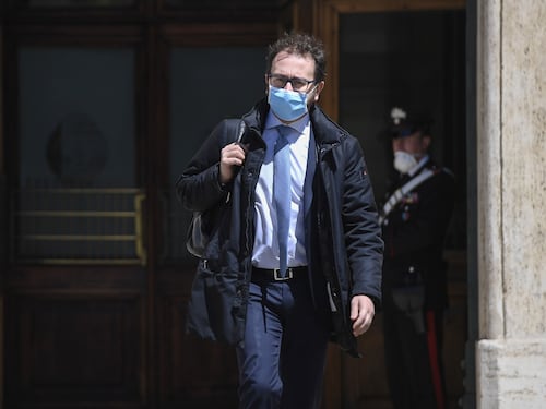 Quegli inamovibili miracolati dal virus