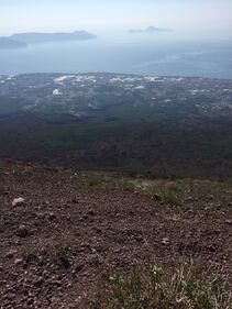 Vivere sulle pendici del Vesuvio tra fatalismo e rischio eruzione 5