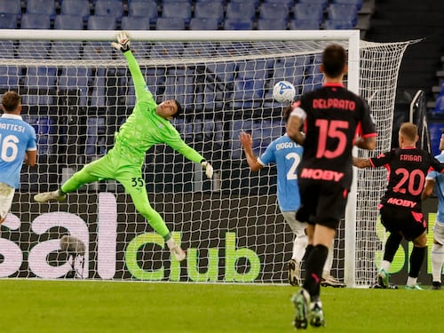 La Lazio non si ferma più: batte 2-1 il Parma di Gilardino e rimane prima