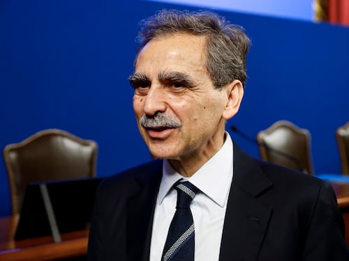 Mps, Lovaglio resiste. L’opzione Unicredit