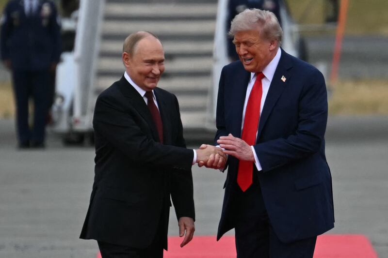 L'incontro tra Trump e Putin: le immagini del vertice 5