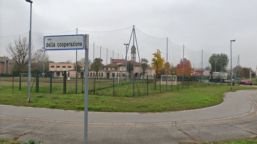Rozzano, picchiato dal branco per aver urtato un loro amico