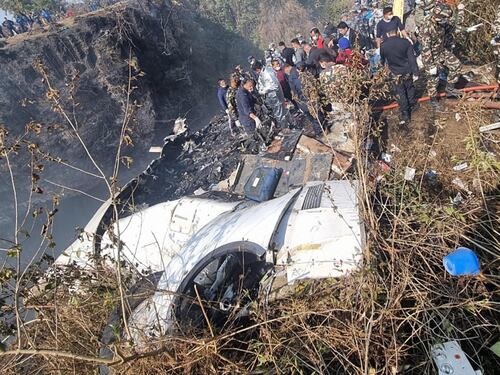 Lo schianto sulla zona abitata: il disastro aereo in Nepal