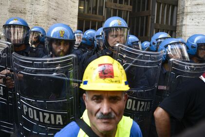 La protesta dell'Alcoa si sposta a Roma 4