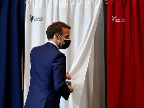 L'esempio di Parigi sul pass vaccinale: un milione di richieste in un giorno solo. Ecco come funziona