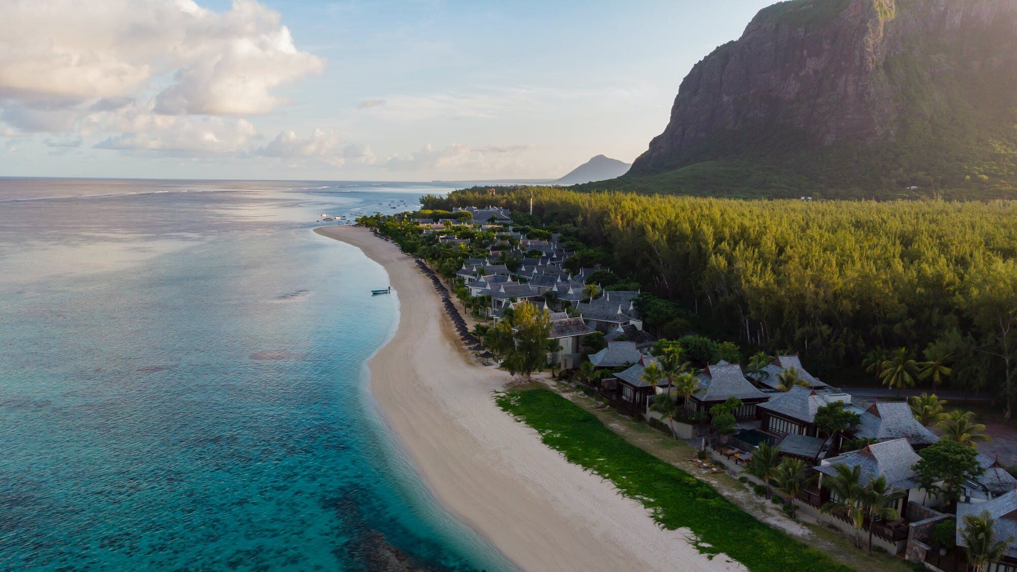 Mauritius sfida Londra: "invade" le isole contese di Chagos