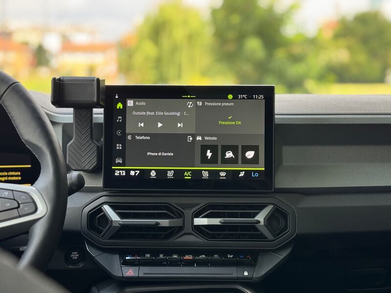 Dacia Bigster Hybrid: guarda la gallery del nuovo SUV ibrido full 15