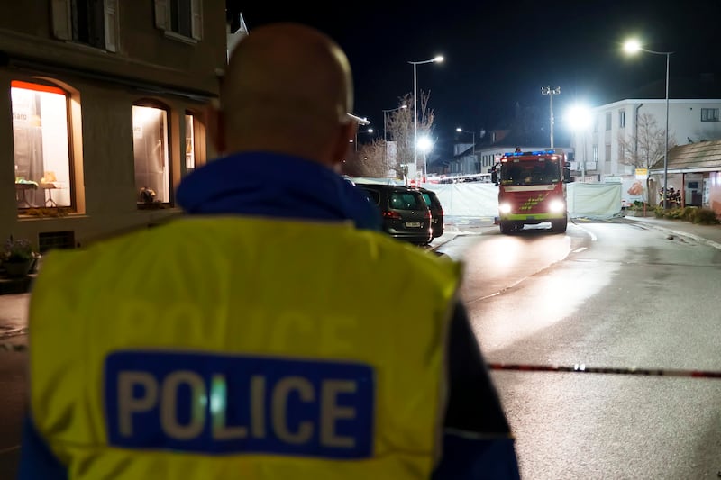 Sparatoria nella notte a un rave party in Svizzera: “‘Un morto e 5 feriti”, è caccia al responsabile