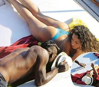 Mario Balotelli e Raffaella Fico, passione al mare 1