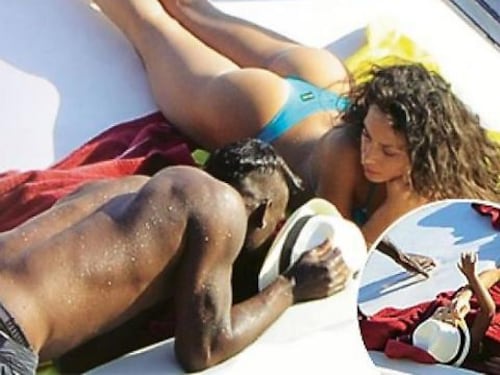 Mario Balotelli e Raffaella Fico, passione al mare