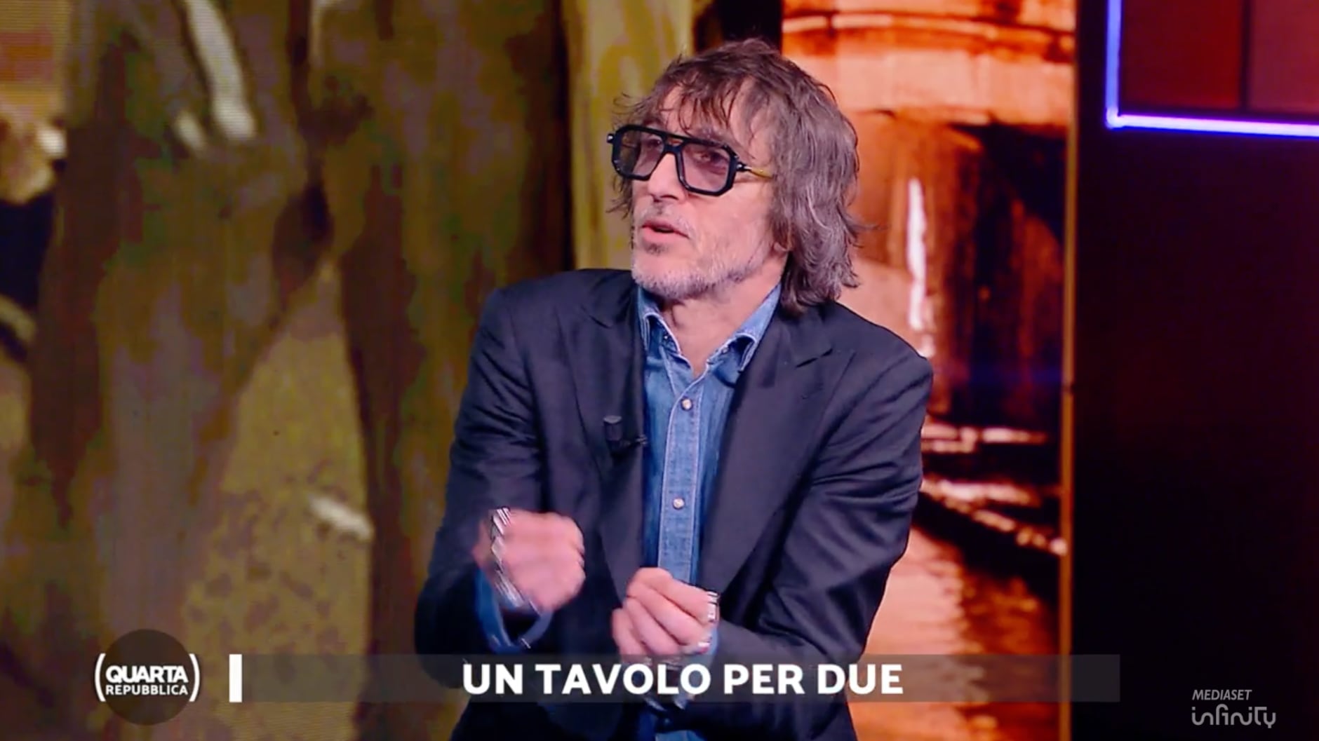 "La cosa è clamorosa". Cruciani distrugge la fornaia antifà