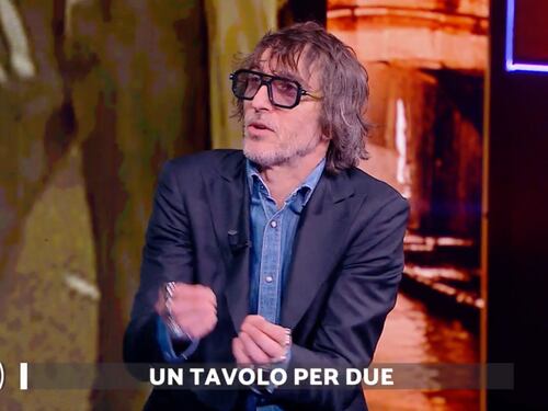 "La cosa è clamorosa". Cruciani distrugge la fornaia antifà