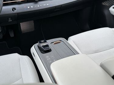 Nissan Ariya 4WD: guarda la gallery del crossover elettrico giapponese 16