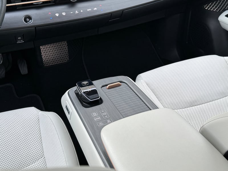 Nissan Ariya 4WD: guarda la gallery del crossover elettrico giapponese 16