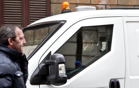Roma, assalto a blindato 6