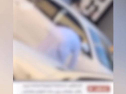 Almasri si riconosce nel video: "Mi sono difeso". Fonti libiche: "Risale al 2021-2022". Ma le opposizioni attaccano Meloni