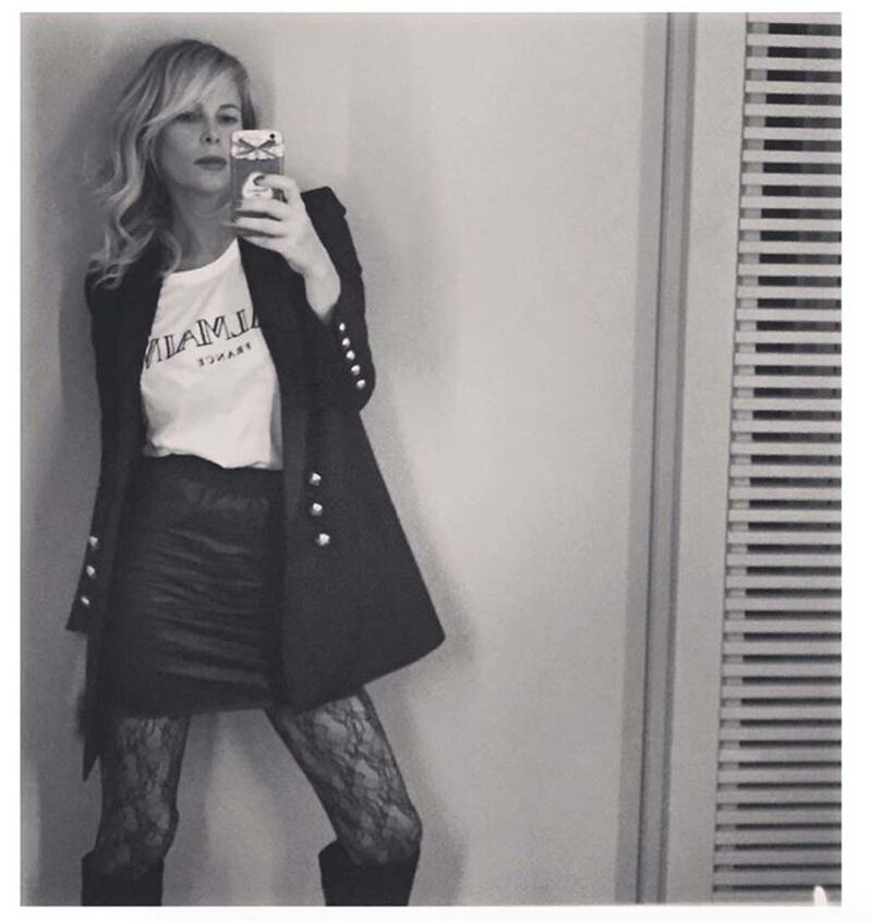 Alessia Marcuzzi favolosa con uno spacco inguinale 9