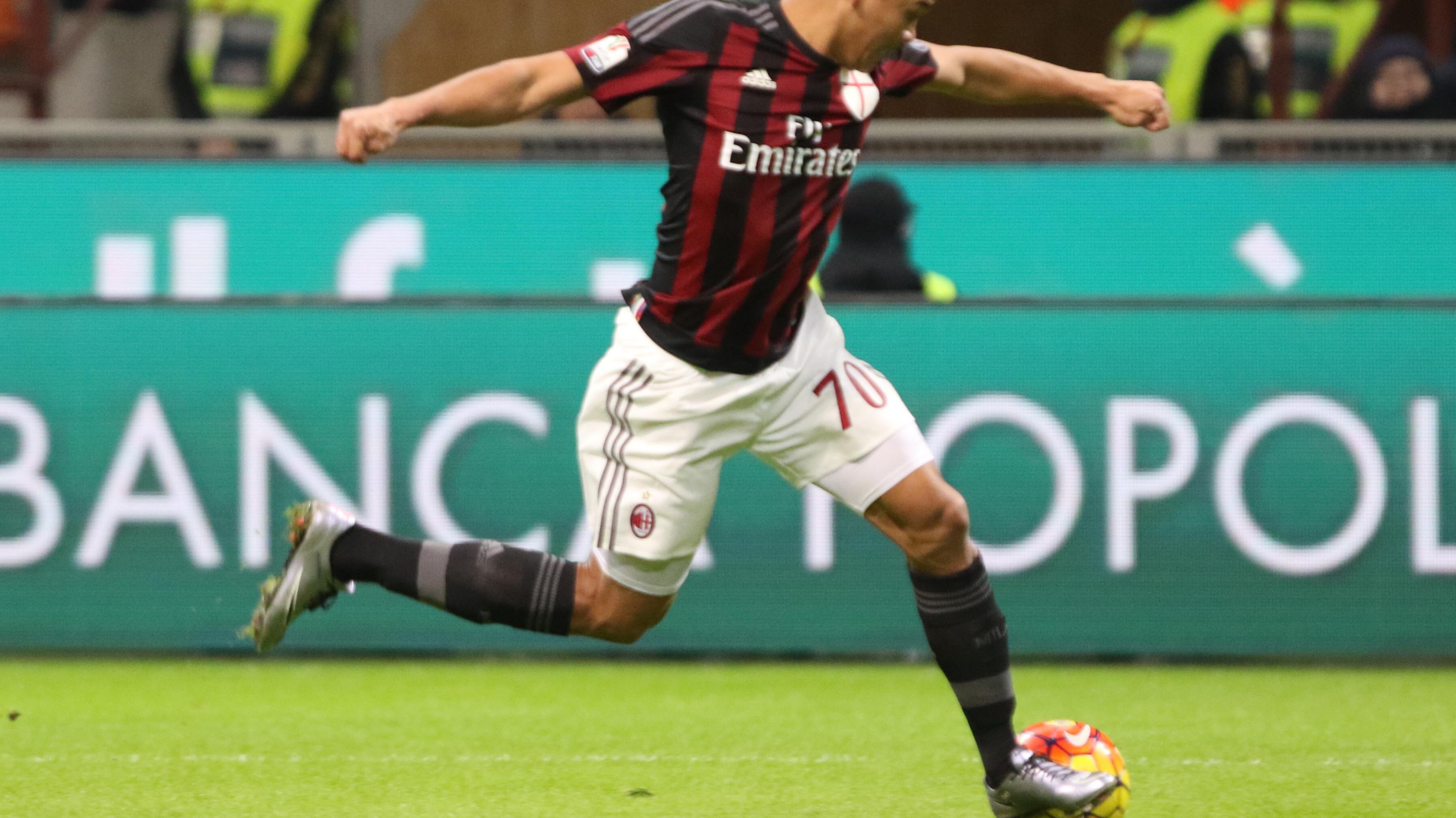 Closing, Berlusconi: "O arrivano i soldi o mi tengo il Milan"