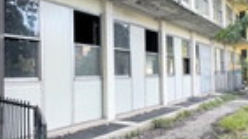 Basta un salto per "occupare" l'ex centro civico di viale Ungheria