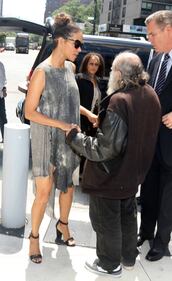 Halle Berry sexy in maxi t-shirt 16