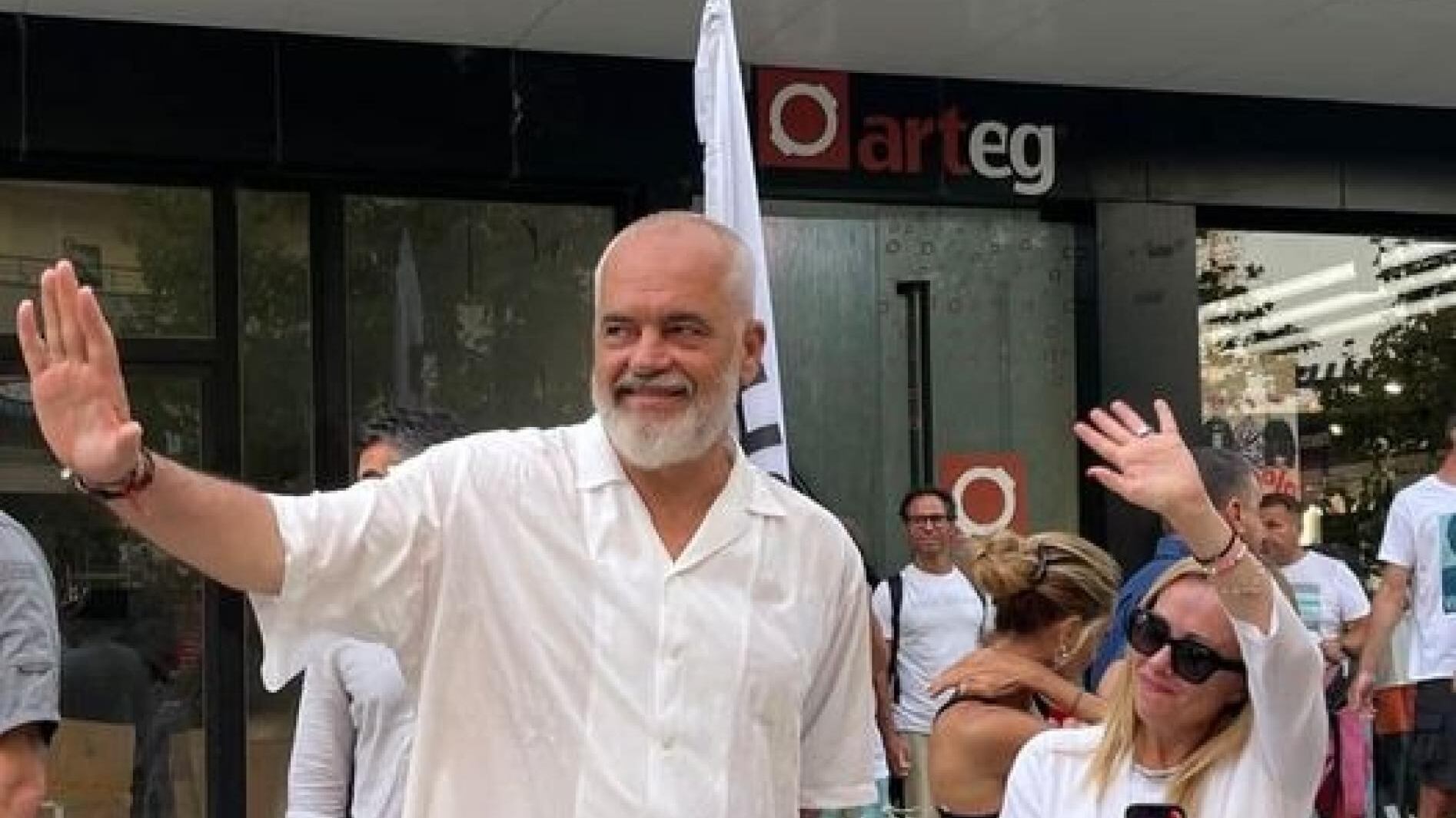 Il vizio dell'opposizione: remare contro la Patria