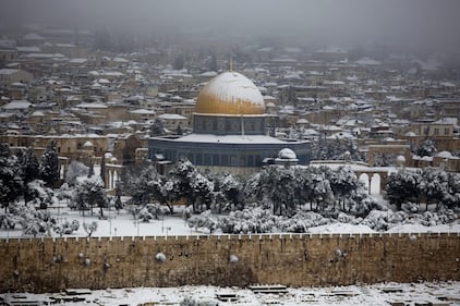 Una coltre di neve ricopre Gerusalemme 19