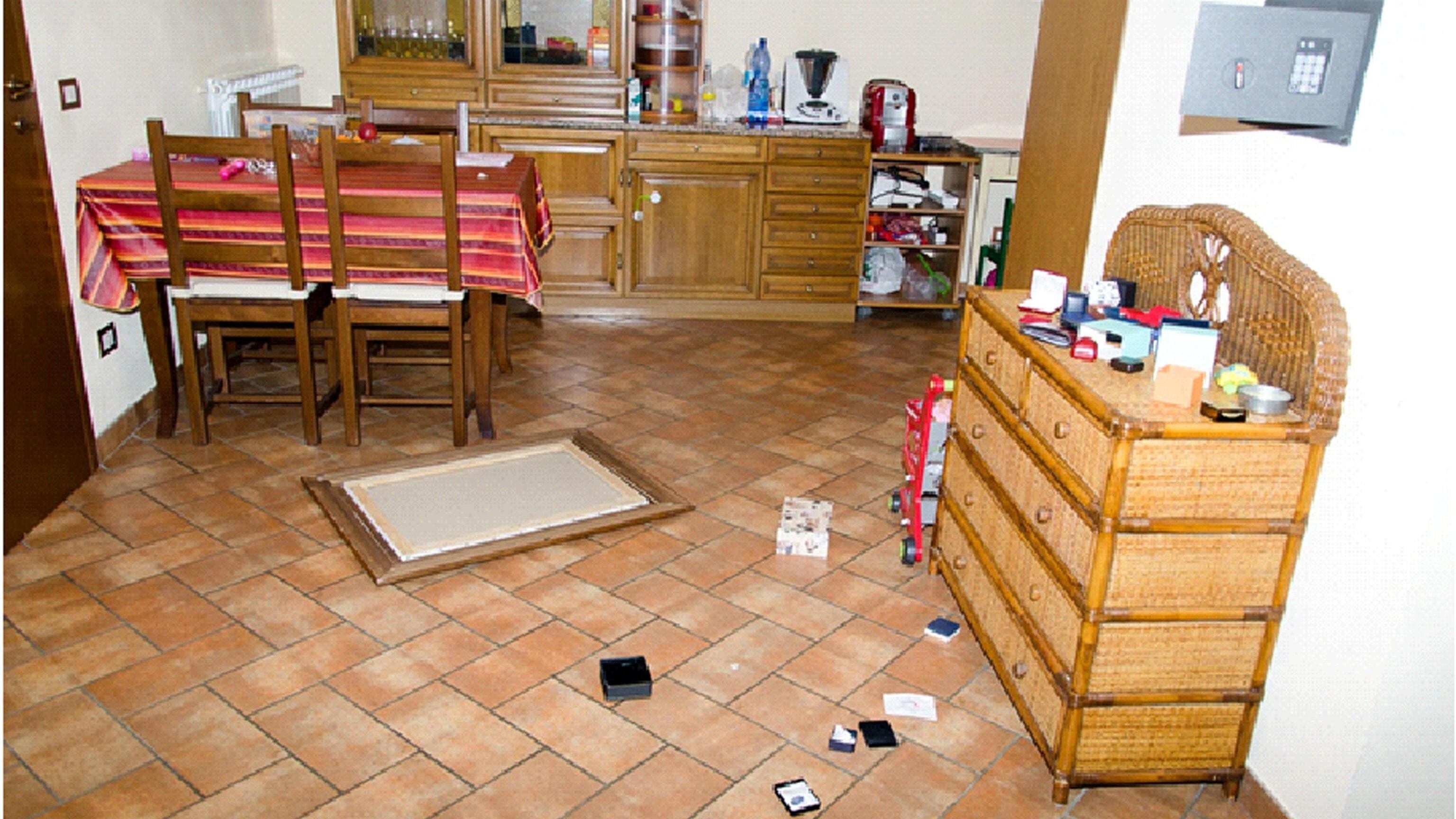 Moglie e figli uccisi in casa Ecco le immagini dell'orrore