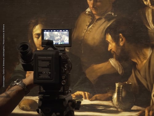 Sempre sull'orlo dell'abisso, Caravaggio è come Batman