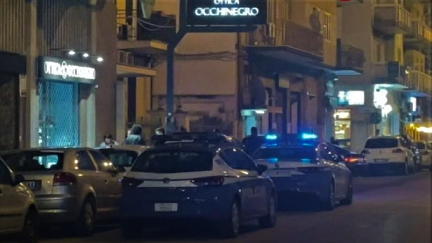 Coniugi trovati morti a Taranto: l'ipotesi choc