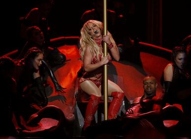 Britney Spears super-sexy sul palco a Las Vegas 5