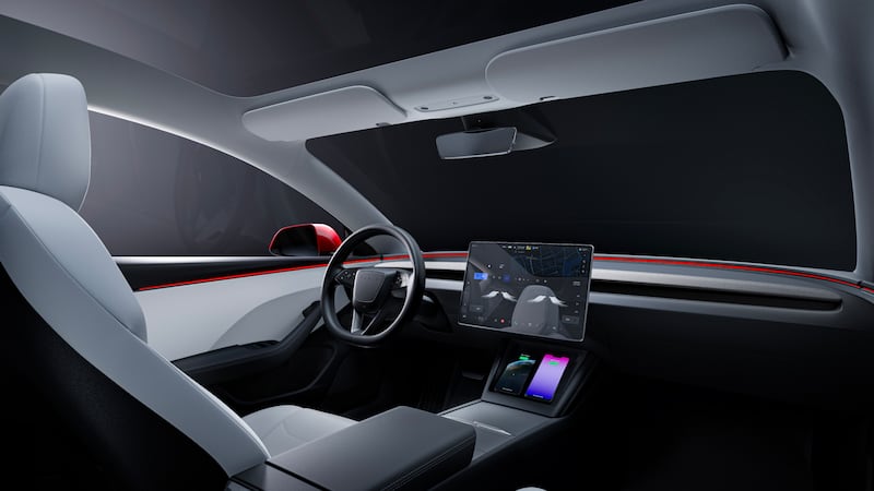 Tesla Model 3 restyling, guarda tutte le foto 11