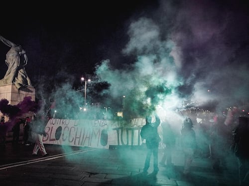 Pro Pal e femministe in piazza: a Torino bloccata la metro, a Milano occupato il Villaggio Olimpico