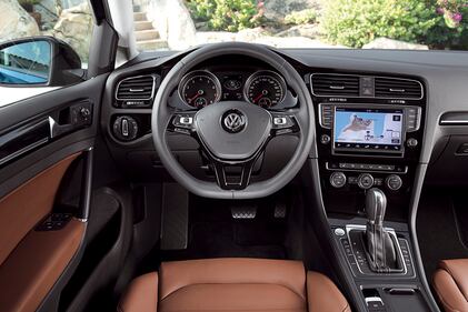 Volkswagen Golf VII, ordini oltre quota 100.000 11