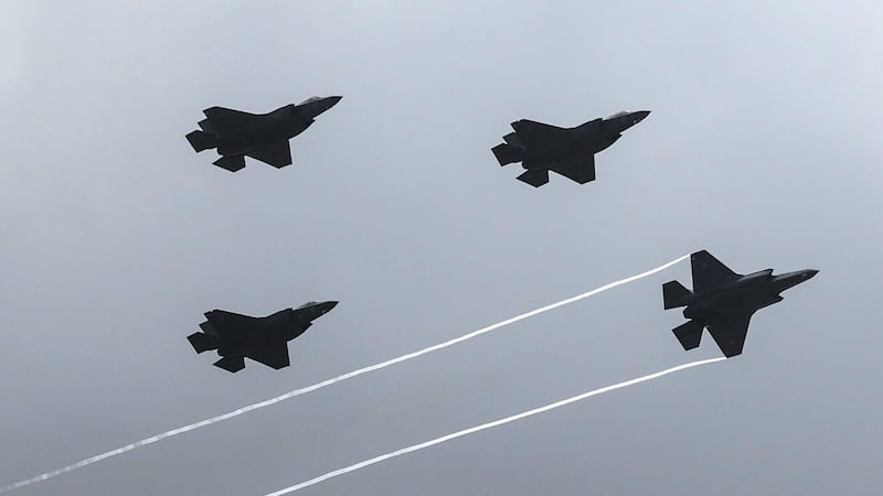 Decine di caccia israeliani verso l’Iran: il sospetto Usa di una manovra per riaprire la guerra