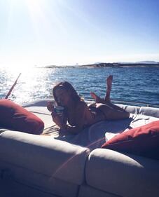 Belen Rodriguez al mare con Santiago, foto 4