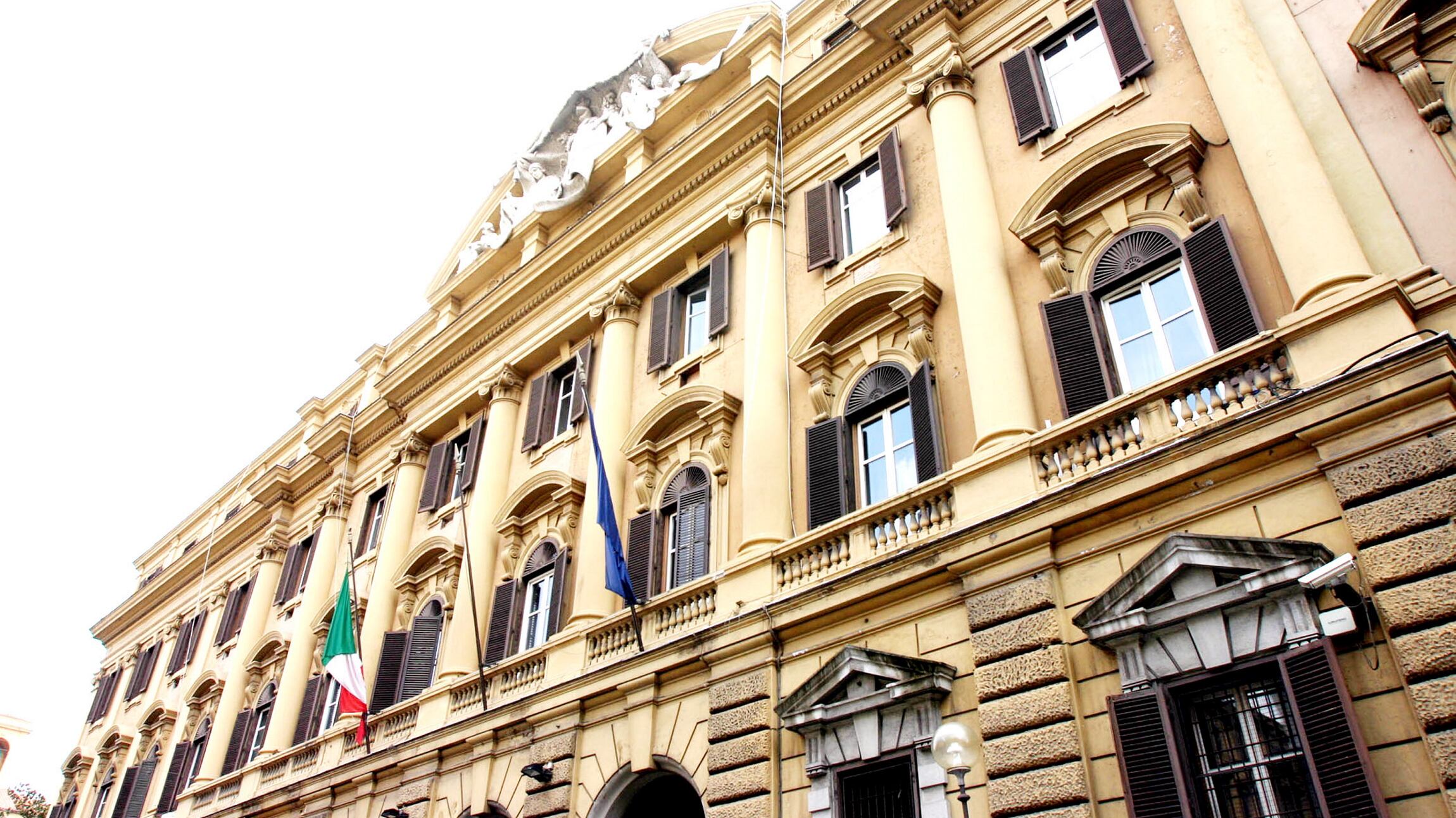Imprese, via allo sconto Ires: tasse giù per chi investe e assume
