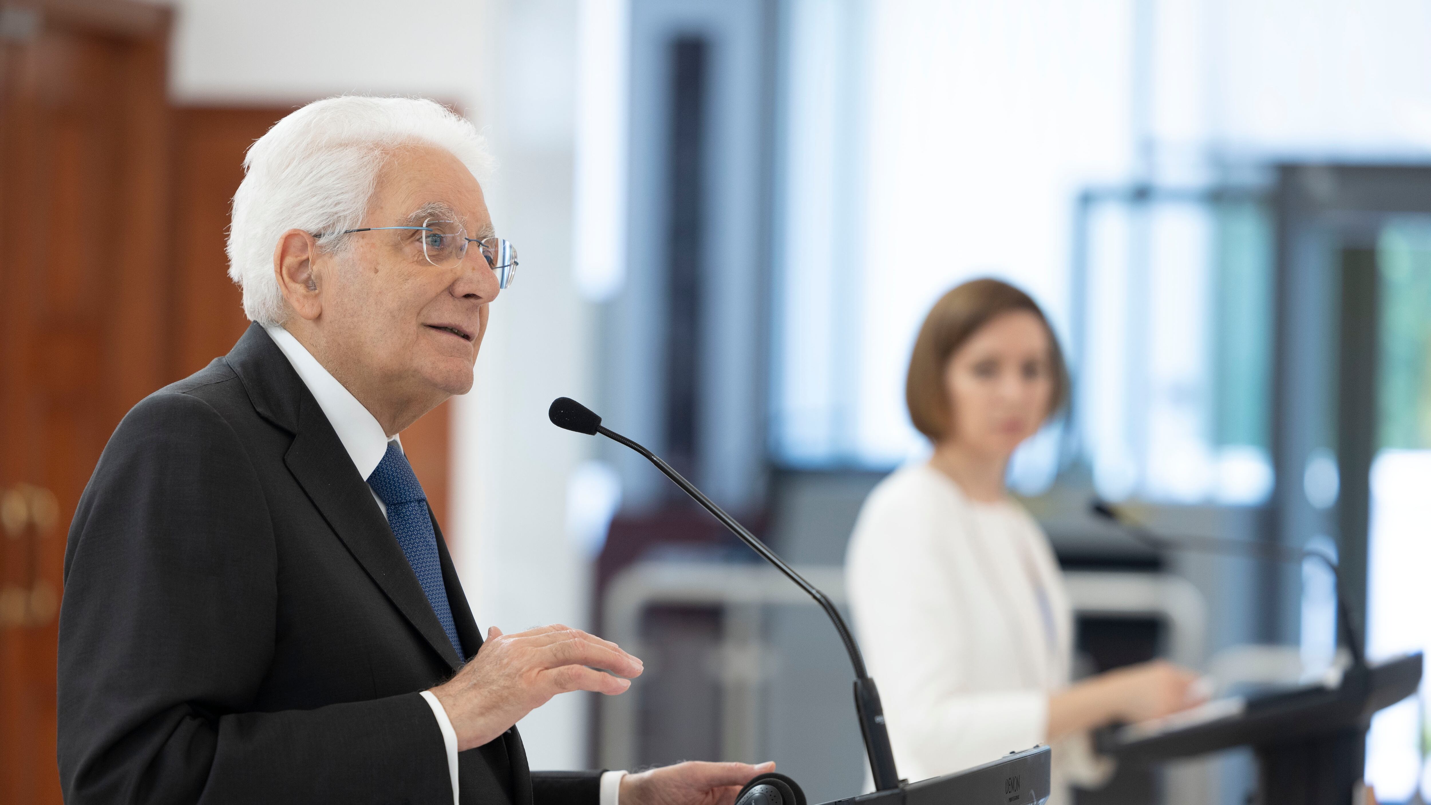 Mattarella, allerta russa. "Tempesta di fake news"